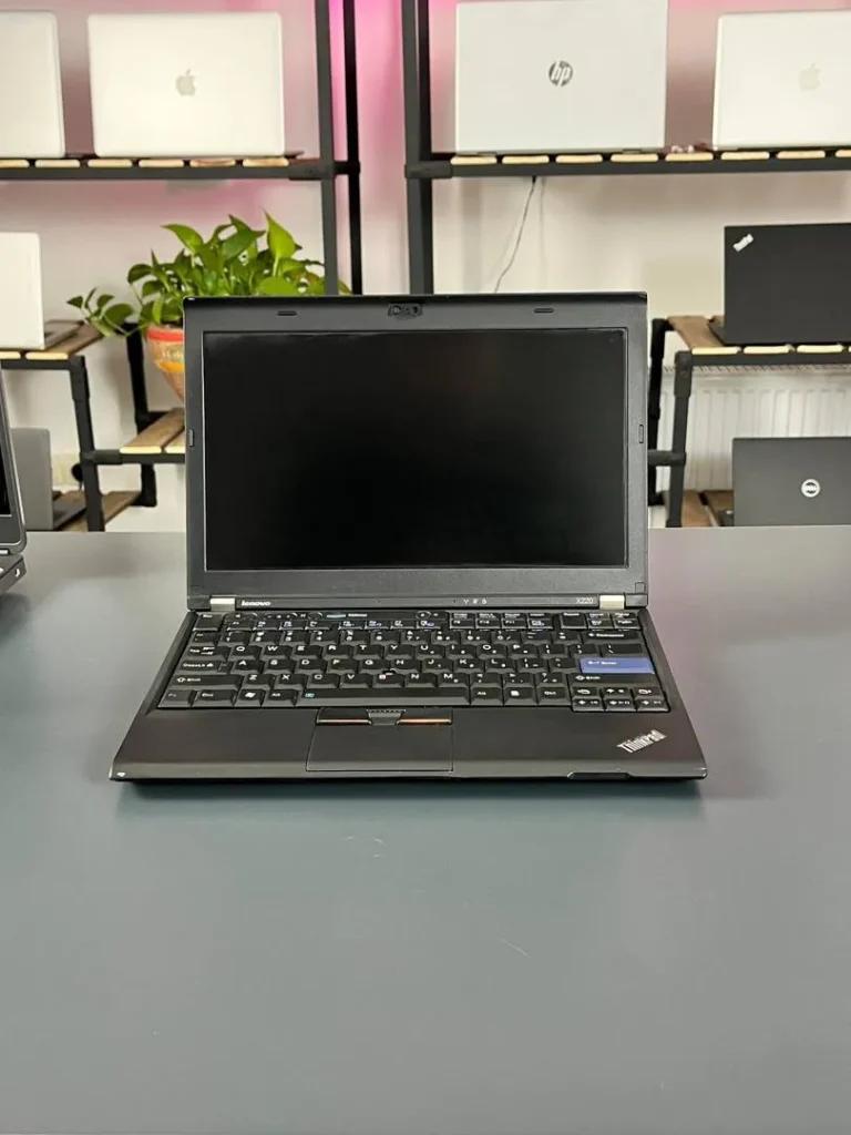لپ تاپ استوک Lenovo ThinkPad X220