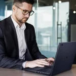 بهترین لپ‌تاپ اداری ایسوس کدام سری‌ها است؟